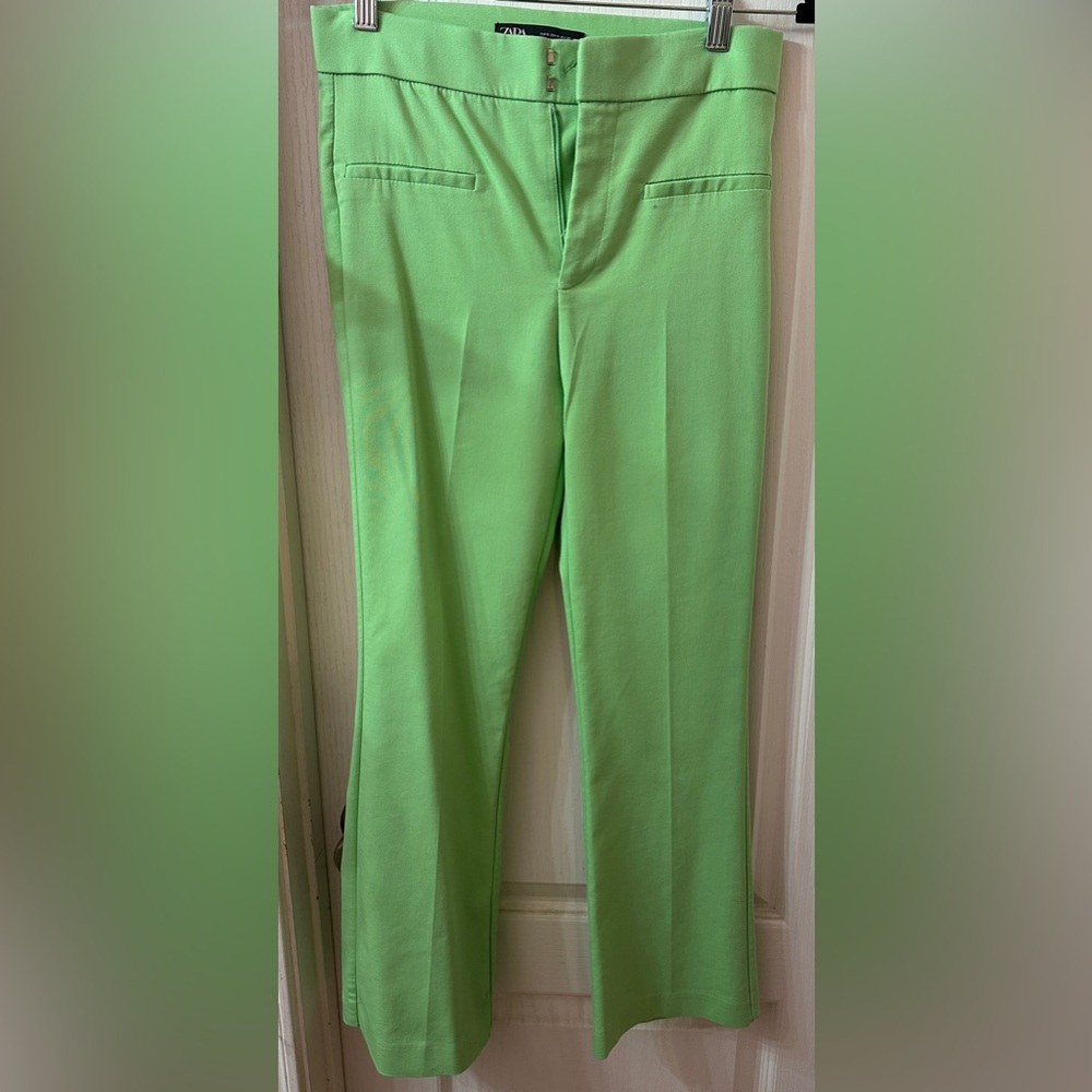 Zara Light Green Cropped Women's Pants